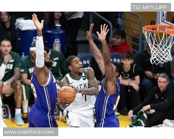 湖人对雄鹿赛后采访全景回顾球员表现与战术分析